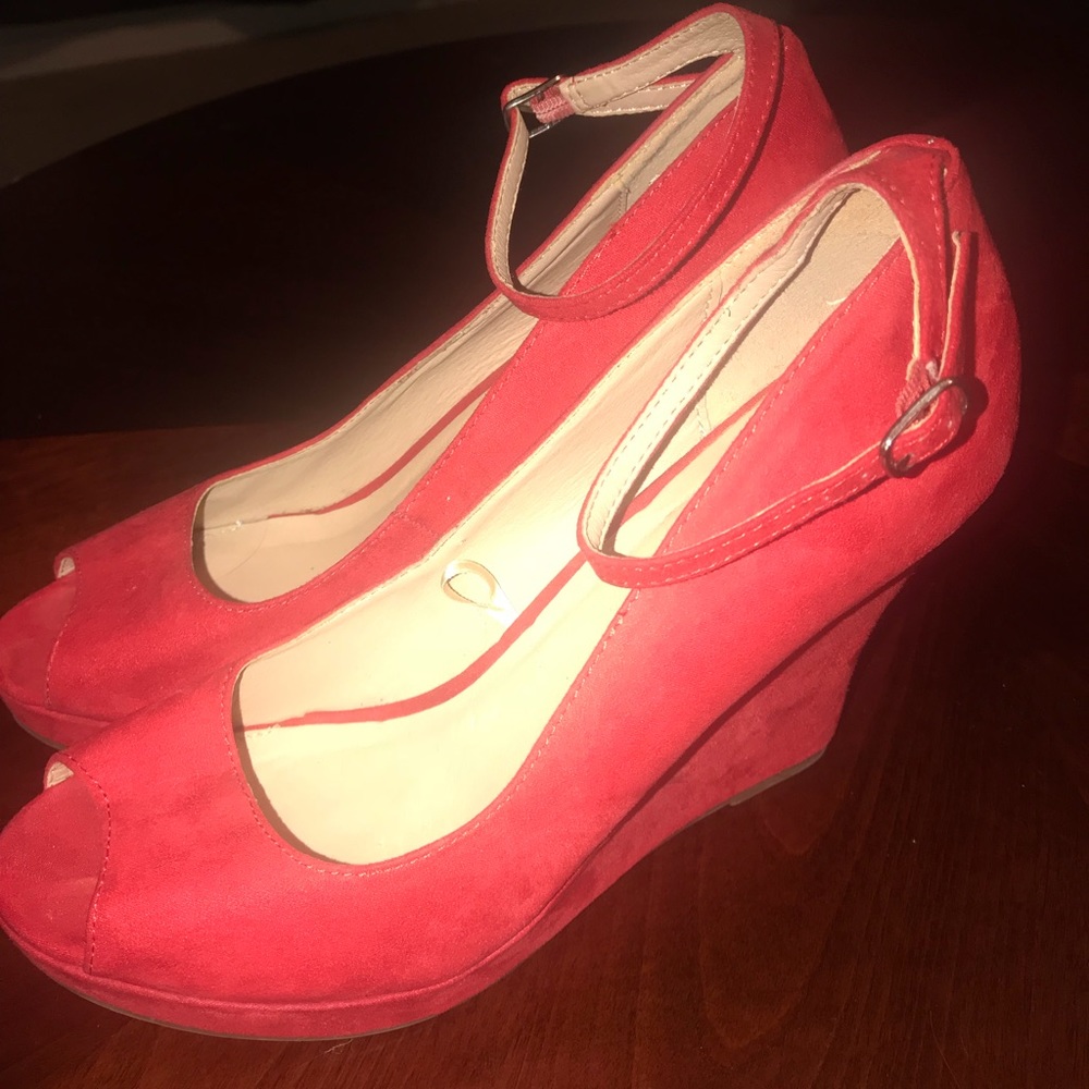 Rue 21 etc L 8/9 wedges